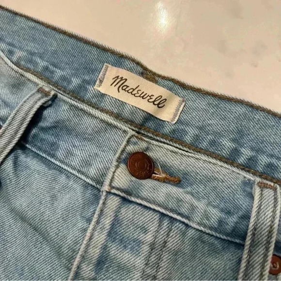 Madewell Relaxed Denim Shorts in Cedarcroft Wash High Rise Raw Hem Size 30- A14 - Picture 4 of 10